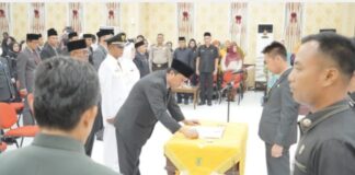 Bupati Afrizal Sintong Lantik Pejabat Pemkab Rohil