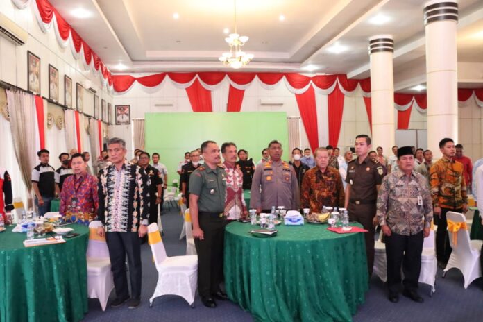 Polres Kampar gelar kegiatan Forum Group Discussion (FGD) bahas kenaikan Bahan Bakar Minyak (BBM) di Balai Bupati Kampar. F Golan. Polres Kampar