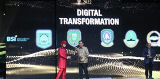 Gubernur Ansar Terima Anugerah Indonesia Award Inews 2022 Kategori Transformation Digital