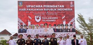 Pimpin Upacara Hari Pahlawan, Ini Pesan Sekda Kepri Adi Prihantara