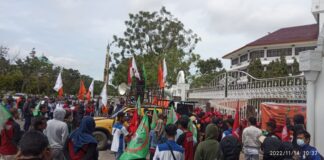 Serikat Pekerja Kembali Sambangi Kantor Wali Kota Batam Tuntut Kenaikan UMK 2023