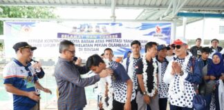 Sambut Kepulangan Kontingen Batam, Jefridin: Jangan Puas Diri dan Terus Berprestasi