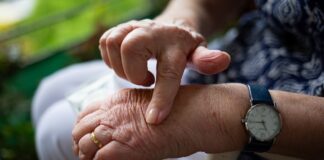 Gejala Asam Urat dan Penyebabnya, Waspada!