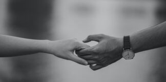 5 Zodiak yang Gigih Mempertahankan Hubungan zodiak gigih mempertahankan hubungan