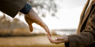 4 Zodiak yang Mencari Pasangan Spiritual zodiak mencari pasangan spiritual