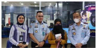 Meriahkan Hari Bhakti Imigrasi, Imigrasi Batam Berikan Giveaway Paspor Gratis
