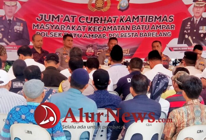 jumat curhat kupu-kupu malam