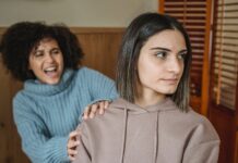 4 Zodiak Tipe Penuntut dan Suka Memerintah Teman zodiak menyimpan dendam