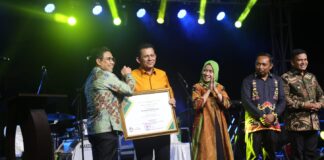 Menteri DPDT Transmigrasi Tunjuk Gubernur Ansar jadi Duta BUM Desa Kategori Pemimpin Daerah