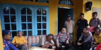 Kapolres Bintan Sambangi Nelayan yang Hanyut di Laut nelayan hanyut di laut