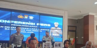 Tragedi Laka Lantas di Trans Barelang, Kapolresta: Pelaku Sempat Bawa Korban ke RS Kapolresta Barelang, Kombes Pol Nugroho Tri Nuryanto saat menjelaskan kronologis tragedi laka lantas di jalan trans Barelang.(foto: Rian/AlurNews.com)