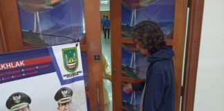 Staf Pamdal DPRD Batam Halangi Peliputan Pemeriksaan Dugaan Perjalanan Dinas Fiktif