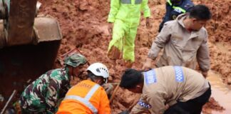 Evakuasi Korban Longsor Masih Berlanjut, Ditemukan 37 Jenazah evakuasi korban longsor