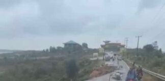 Waspada! Jalan Menuju Tanjungpiayu Laut Ambles jalan menuju tanjungpiayu laut