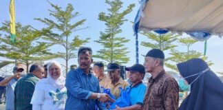 Rudi Distribusikan 4.340 Paket Sembako Subsidi ke Belakangpadang paket sembako subsidi