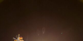 KN Belut Laut 406 Evakuasi Korban Kapal Tenggelam di Perairan Natuna