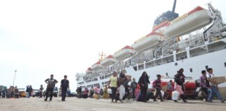 Arus Mudik Lebaran, Ribuan Penumpang Padati Pelabuhan di Batam