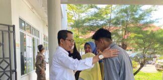 Hari Pertama Kerja, Amsakar Tinjau Pelayanan Kantor Camat dan Puskesmas