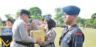 Personel Polda Kepri Terima Bingkisan Lebaran, Kapolda: Jangan Dilihat Besarnya bingkisan lebaran polda kepri