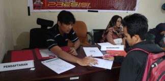 Polsek Palmatak Berikan Pelayanan SKCK Keliling Antar Pulau pelayanan skck keliling