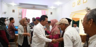 Gubernur Kepri ke Lingga, Serahkan 1.300 Paket Sembako hingga Dana Hibah paket sembako lingga