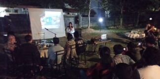 AJI Batam Nobar Undocumented Bersama Jaringan Safe Migrant AJI Batam bersama jaringan safe migran nonton bareng di Shelter Santa Theresia, Sekupang, Sabtu (1/4/2023).
