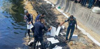 Polda Kepri Selidiki Pencemaran Limbah Minyak Hitam di Pantai Kampung Melayu Batubesar