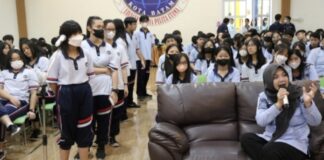 Imigrasi Batam Kanwil Kumham Kepri Sosialisasi M-Paspor di SMA Pelita Utama