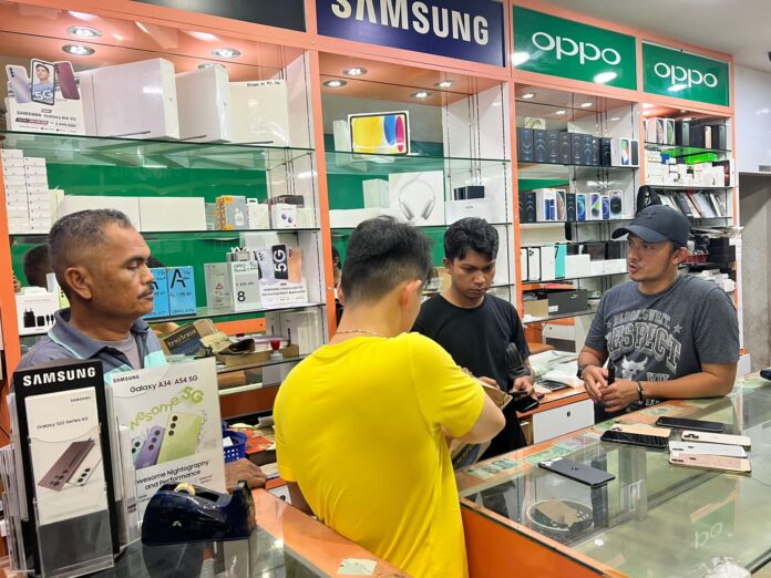 Polisi di Batam ungkap perdagangan ponsel luar negeri, dengan modus joki IMEI.