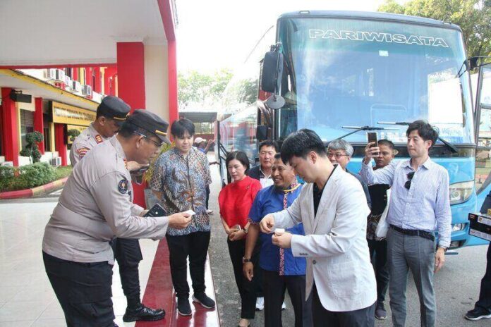 polisi korea selatan ke batam