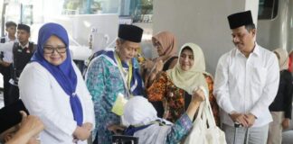 Wali Kota Ikut Lepas JCH Kloter 3 Embarkasi Batam