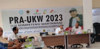Zulmansyah Sekedang dan Amril Jambak Paparkan Materi Ujian UKW UKW PWI Riau