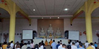 Ibadah Waisak di Vihara Dharma Santi Bintan Dijaga Polisi vihara dharma santi bintan