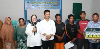 Wali Kota Batam Salurkan Bantuan untuk Korban Puting Beliung Pulau Kasu