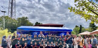 Silaturahmi di Belakang Padang, Rival Pribadi Kurban Sapi dan Temui Relawan