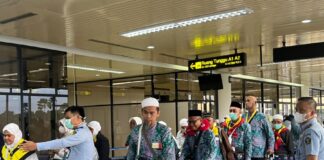 Belasan Personel Imigrasi Disiagakan untuk Pemeriksaan Keimigrasian Debarkasi Batam