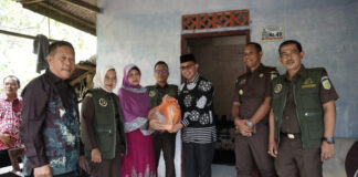 Kejati Kepri Gelar Penyuluhan dan Pelayanan Hukum Gratis Door to Door di Bintan