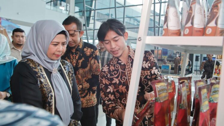 Produk Unggulan UMKM Kepri Dipamerkan Di Bandara Soekarno Hatta ...