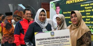 Guru TK, PAUD dan RA di Lingga dapat Insentif dari Gubernur guru lingga dapat insentif