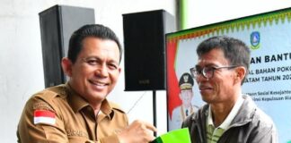 Sebanyak 1.200 Paket Sembako Diserahkan untuk Masyarakat Batam