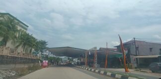 Ambil Dua Lajur Jalan, Tenda Raksasa Nikahan Anak Anggota DPRD Kepri Diprotes Warga