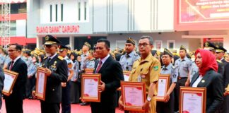 Gubernur Kepri Terima Penghargaan dari Kemenkumham RI