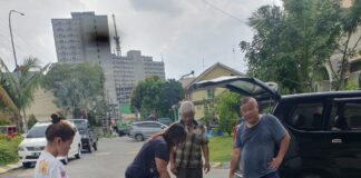 Selama Air Padam, Warga Baloi Tampung Air di Rumah Anggota DPRD Batam