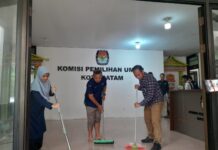 Miris, Kantor KPU Batam Bocor dan Tergenang Air saat Hujan