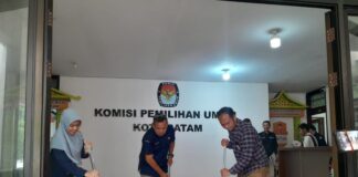 Miris, Kantor KPU Batam Bocor dan Tergenang Air saat Hujan