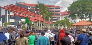 Ribuan Masyarakat Melayu dari 54 Kampung Kepung Kantor BP Batam