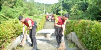 Polda Kepri Bersih-bersih Museum dan Makam Nong Isa makam nong isa
