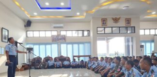 Beri Pengarahan Anggota, Danlanud RSA Ajak Bekerja dengan Hati