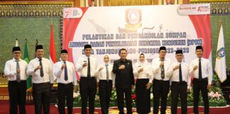 Gubernur Ansar Lantik Sembilan Anggota BPSK Kota Tanjungpinang Periode 2023-2028