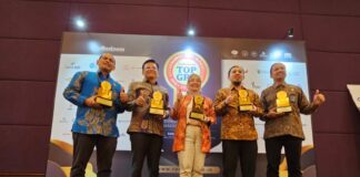 PLN Batam Raih Dua Penghargaan TOP GRC Awards 2023